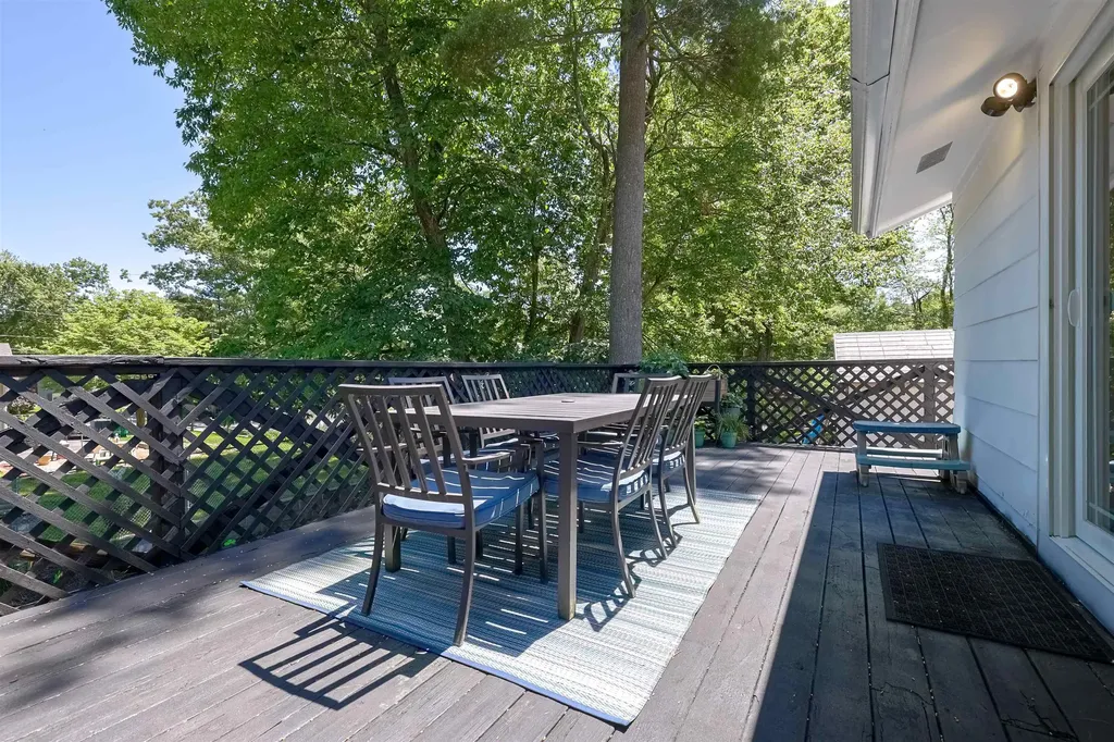 26 Tenby Drive Nashua NH 03062
