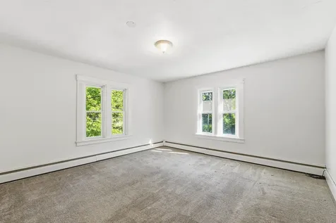 7 Berry Road Nottingham NH 03290