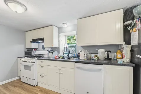 7 Berry Road Nottingham NH 03290