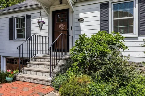 203 Melbourne Street Portsmouth NH 03801