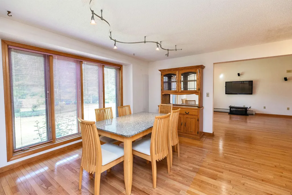 8 Longview Drive Bow NH 03304