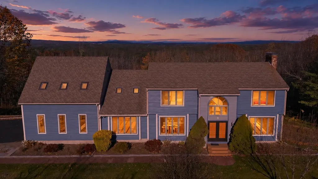 8 Longview Drive Bow NH 03304
