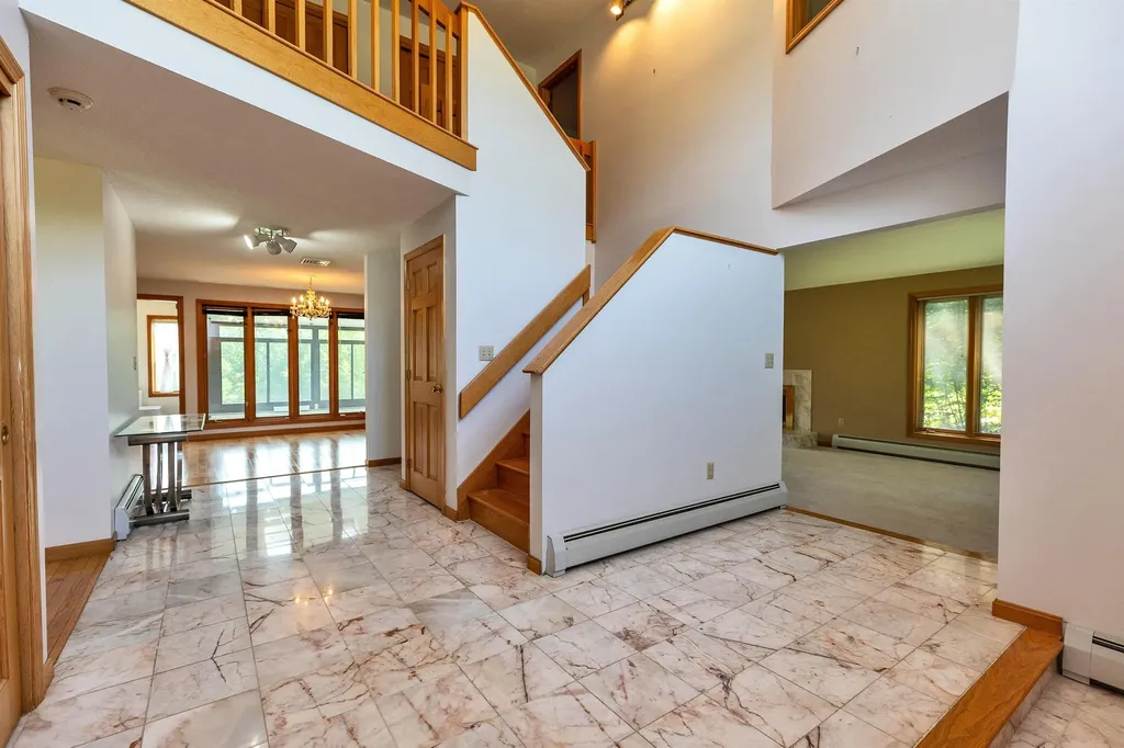 8 Longview Drive Bow NH 03304