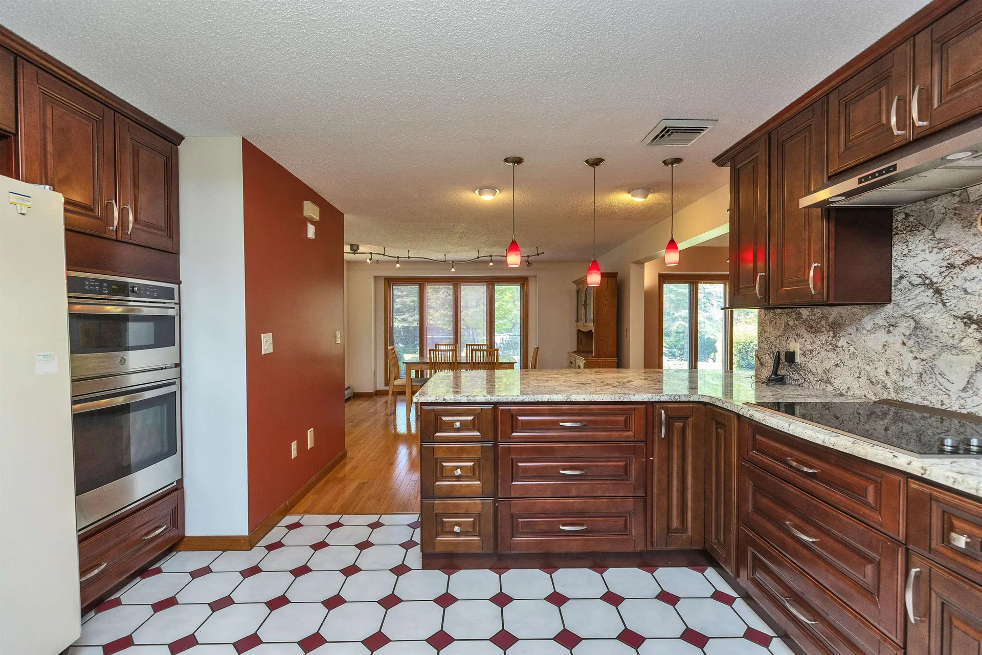 8 Longview Drive Bow NH 03304
