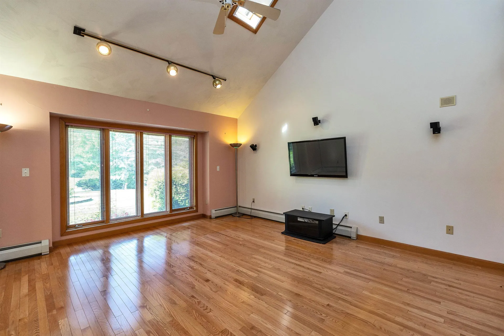 8 Longview Drive Bow NH 03304