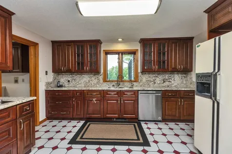 8 Longview Drive Bow NH 03304