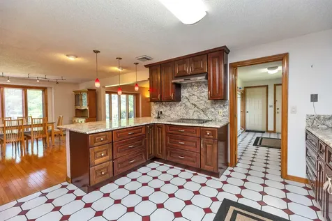 8 Longview Drive Bow NH 03304