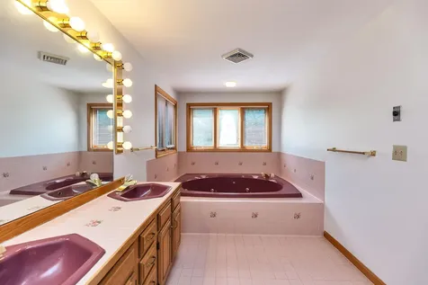 8 Longview Drive Bow NH 03304
