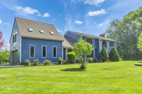 8 Longview Drive Bow NH 03304