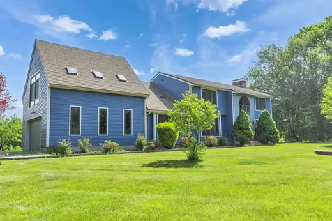 8 Longview Drive Bow NH 03304