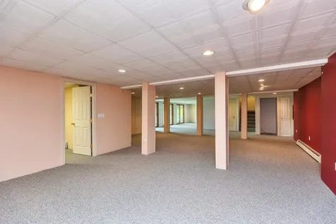 8 Longview Drive Bow NH 03304