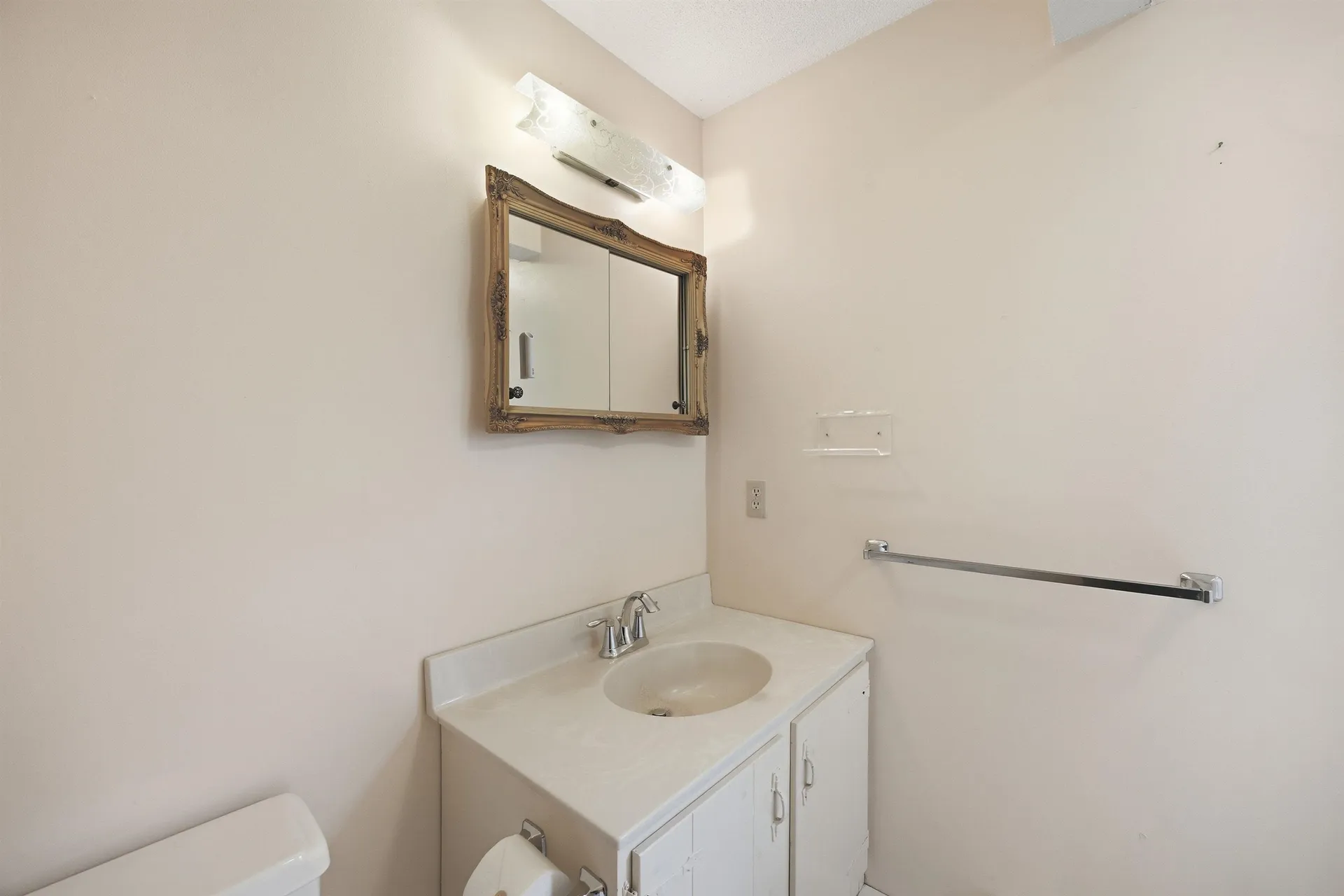34 Floyd Avenue Lebanon NH 03784