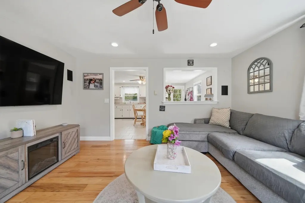 14 Auburn Street Plaistow NH 03865