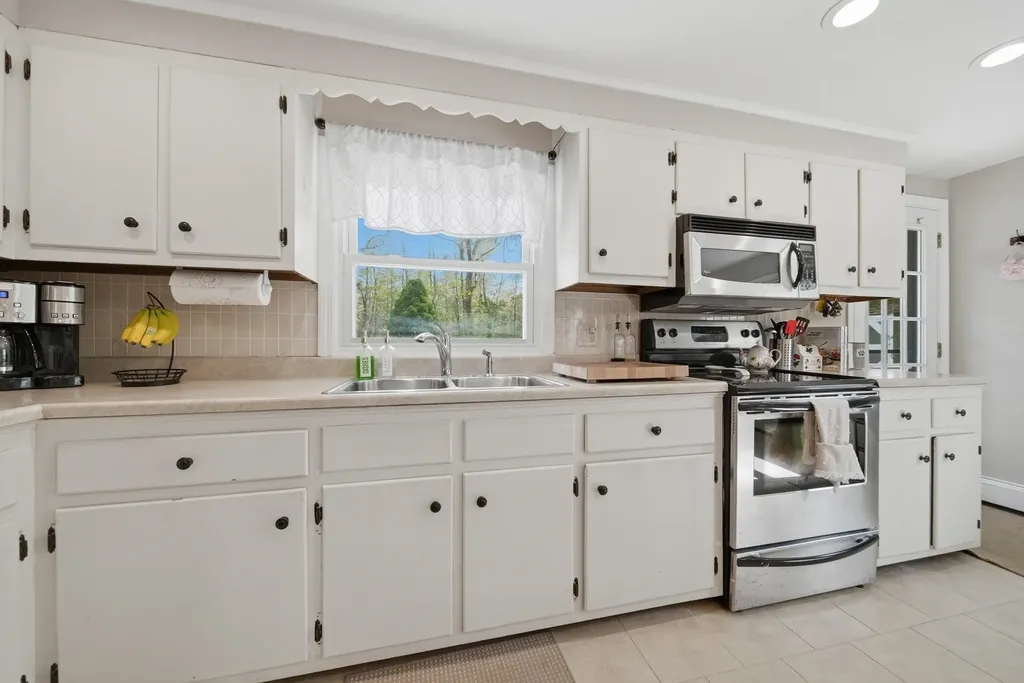 14 Auburn Street Plaistow NH 03865
