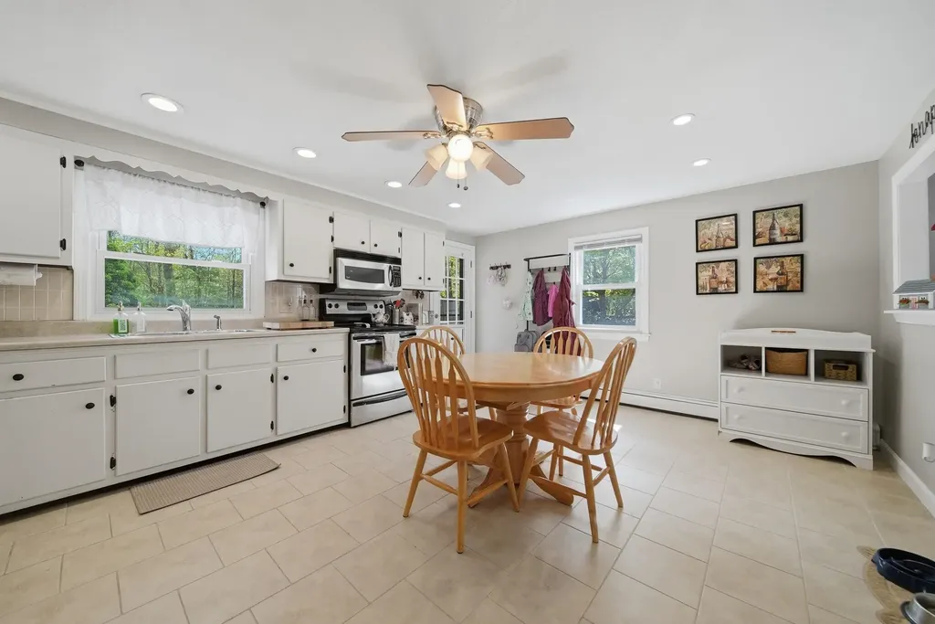 14 Auburn Street Plaistow NH 03865