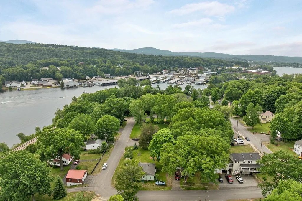 40 Paugus Street Laconia NH 03246