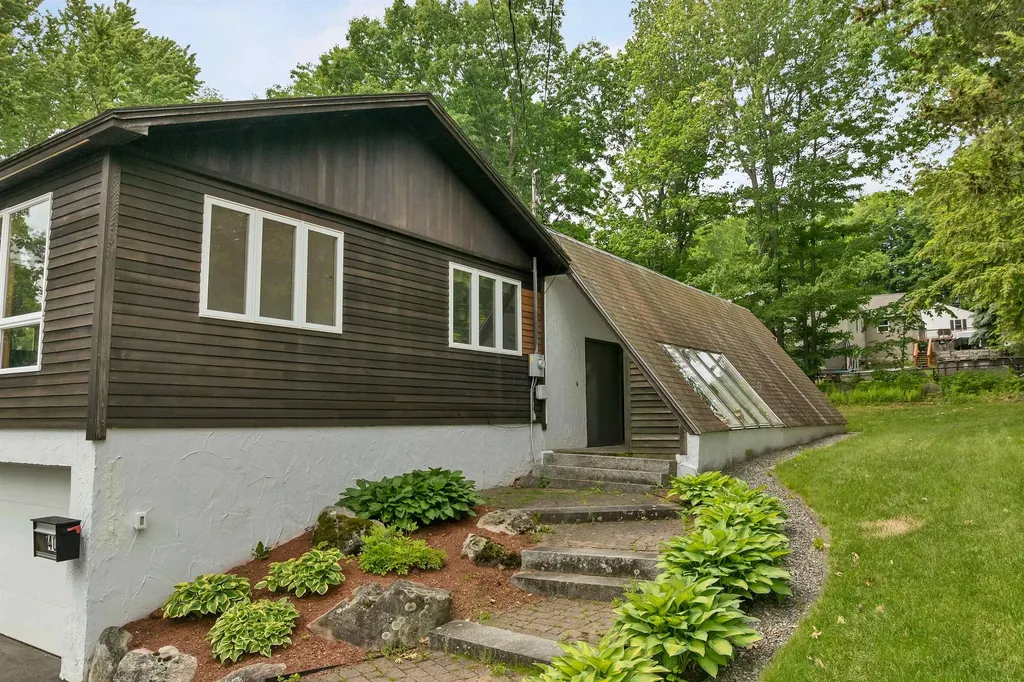 40 Paugus Street Laconia NH 03246