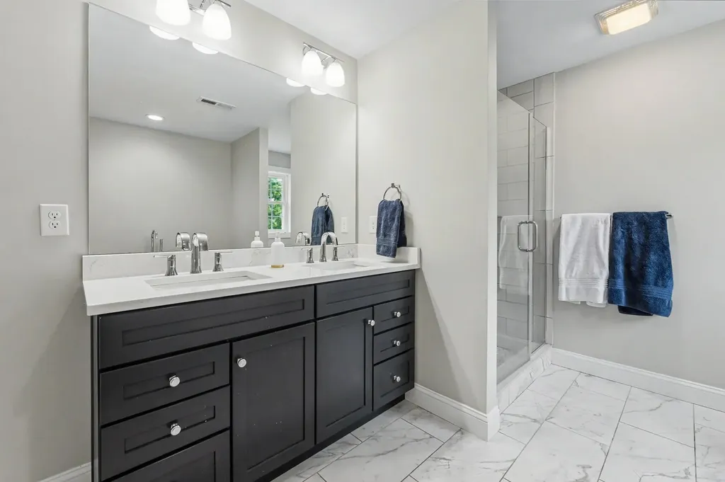 265 Standish Lane Hudson NH 03051