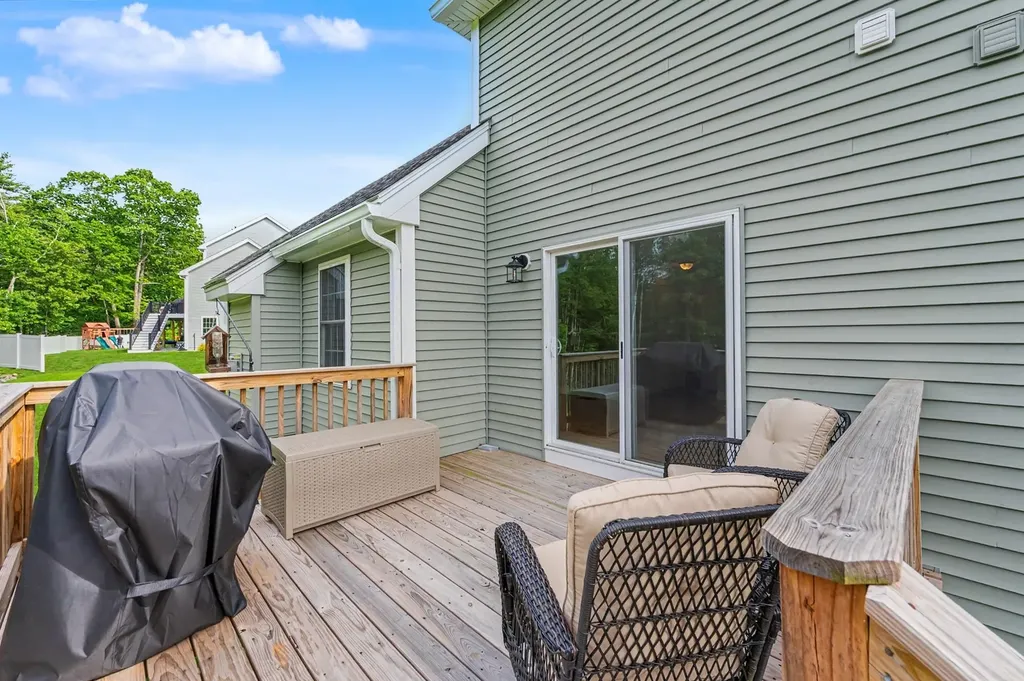 265 Standish Lane Hudson NH 03051