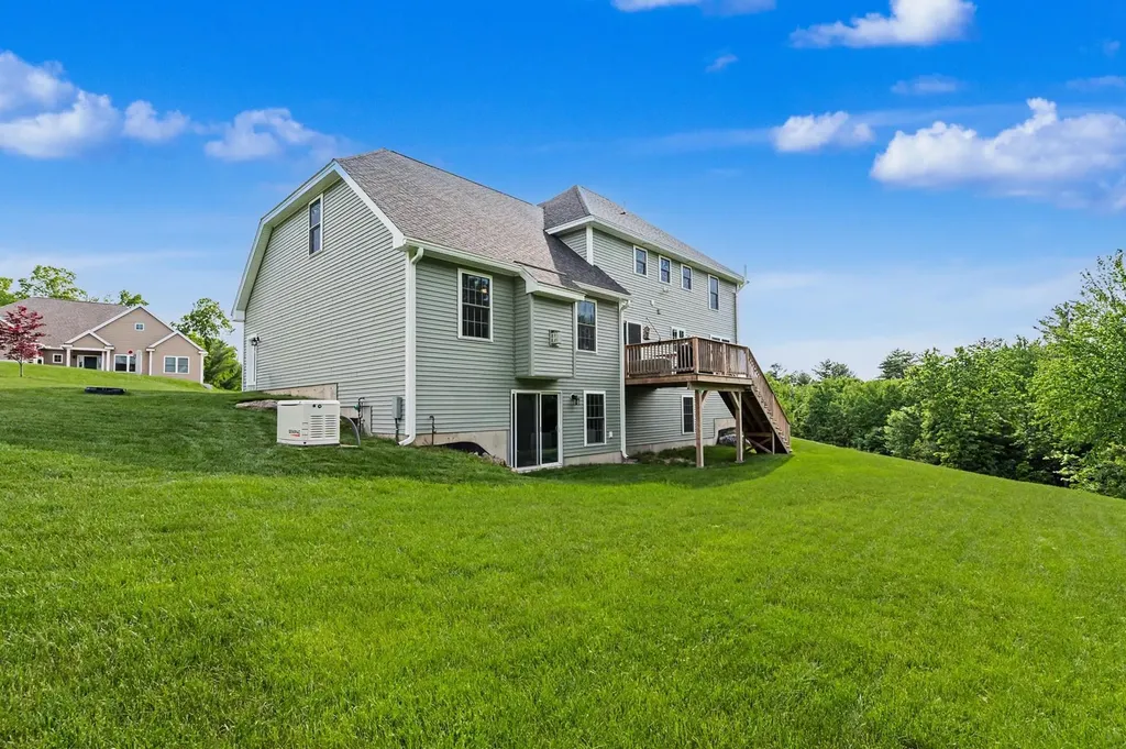 265 Standish Lane Hudson NH 03051