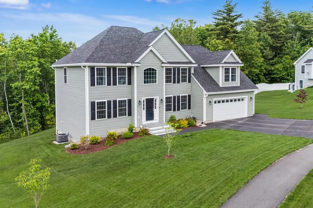 265 Standish Lane Hudson NH 03051