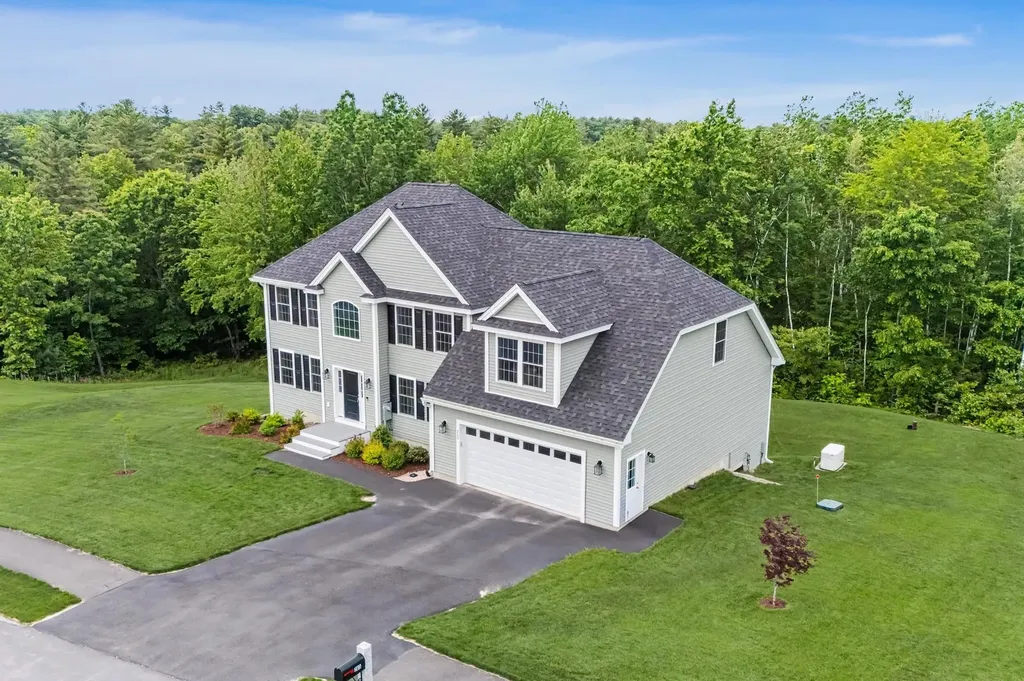 265 Standish Lane Hudson NH 03051