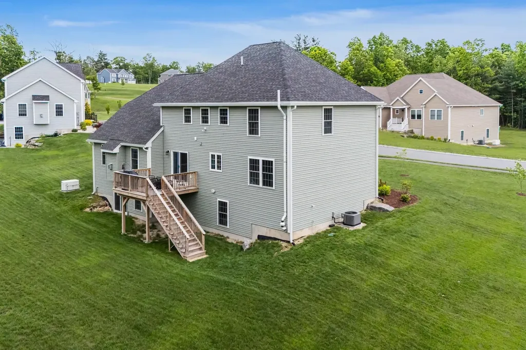 265 Standish Lane Hudson NH 03051