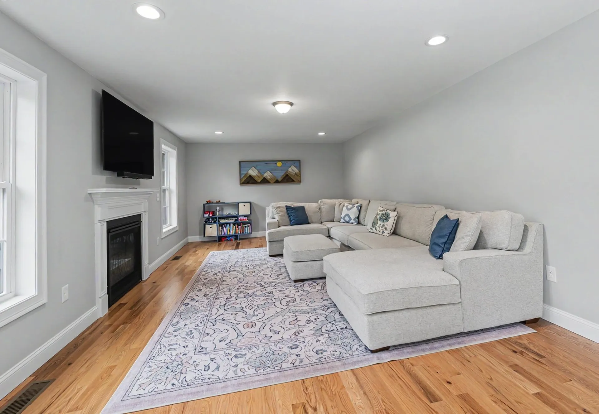265 Standish Lane Hudson NH 03051