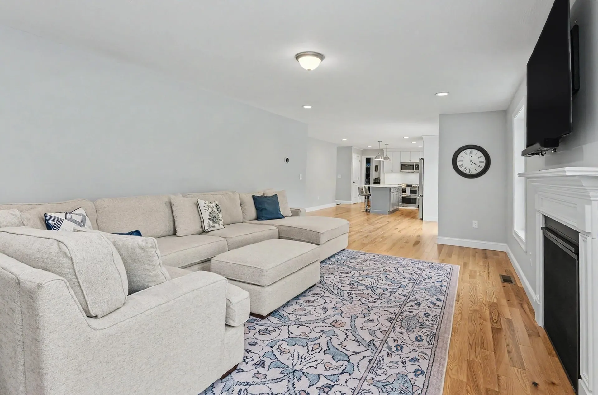 265 Standish Lane Hudson NH 03051