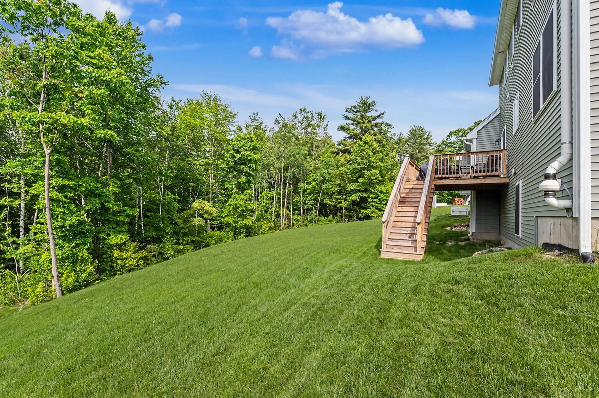 265 Standish Lane Hudson NH 03051