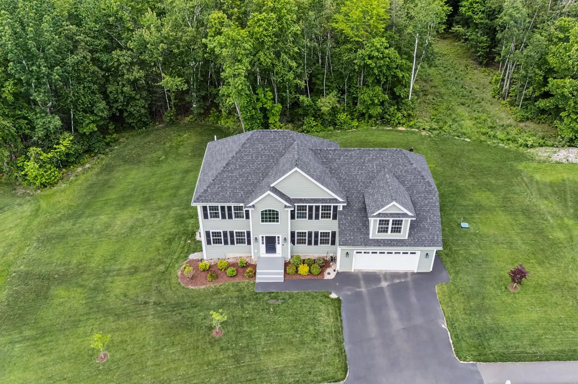 265 Standish Lane Hudson NH 03051