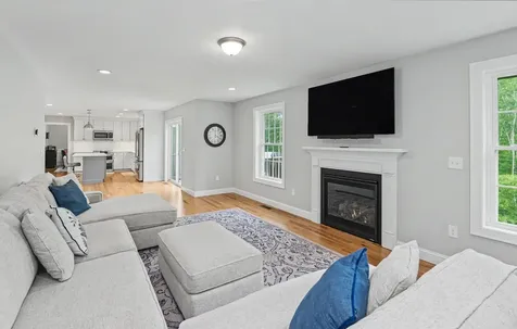 265 Standish Lane Hudson NH 03051