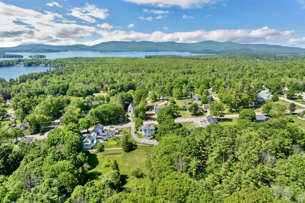 159 North Main Street Wolfeboro NH 03894