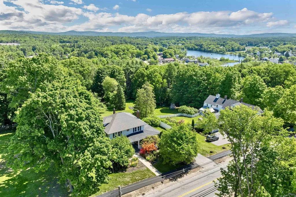 159 North Main Street Wolfeboro NH 03894