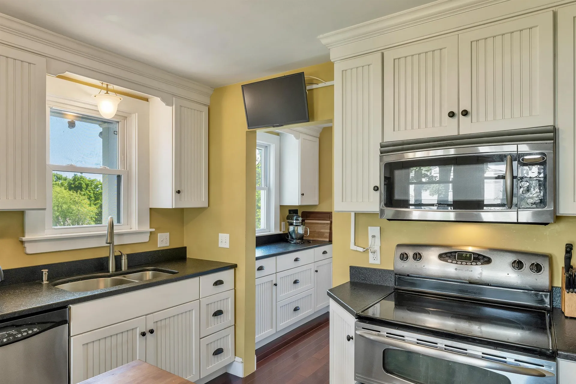 159 North Main Street Wolfeboro NH 03894