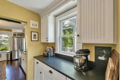 159 North Main Street Wolfeboro NH 03894