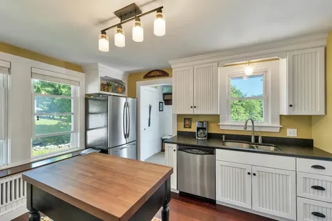 159 North Main Street Wolfeboro NH 03894