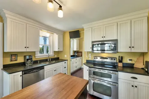 159 North Main Street Wolfeboro NH 03894