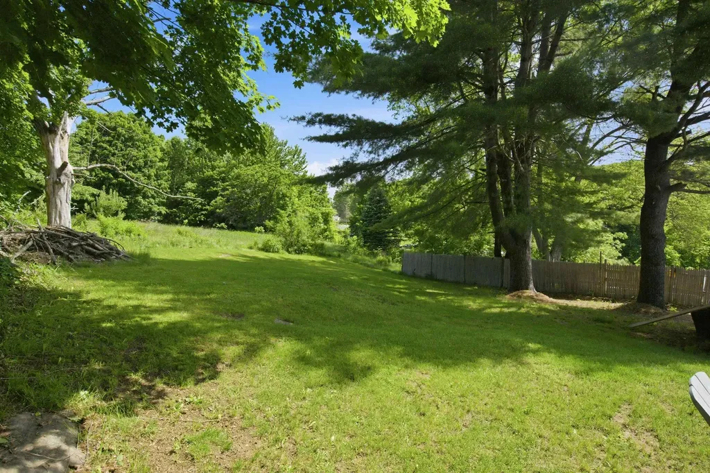 9 Pine Street Pembroke NH 03275