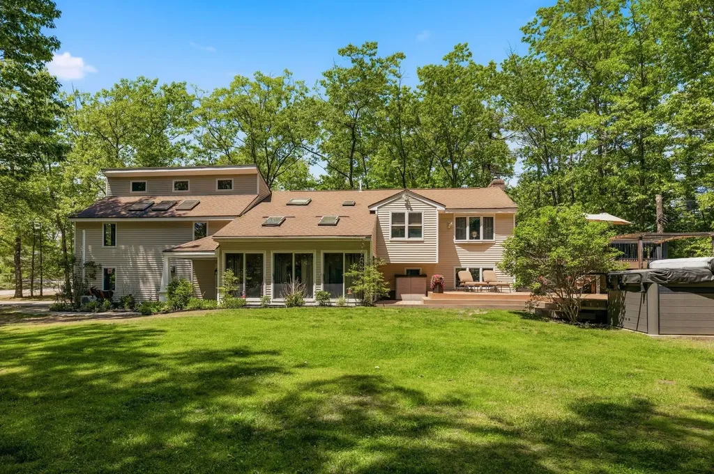 2 Garrison Lane Madbury NH 03823