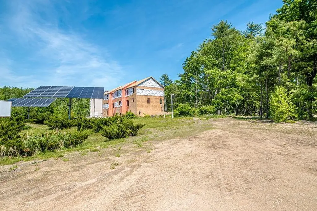 85 Milton Road Rochester NH 03867