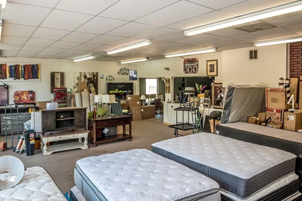 85 Milton Road Rochester NH 03867