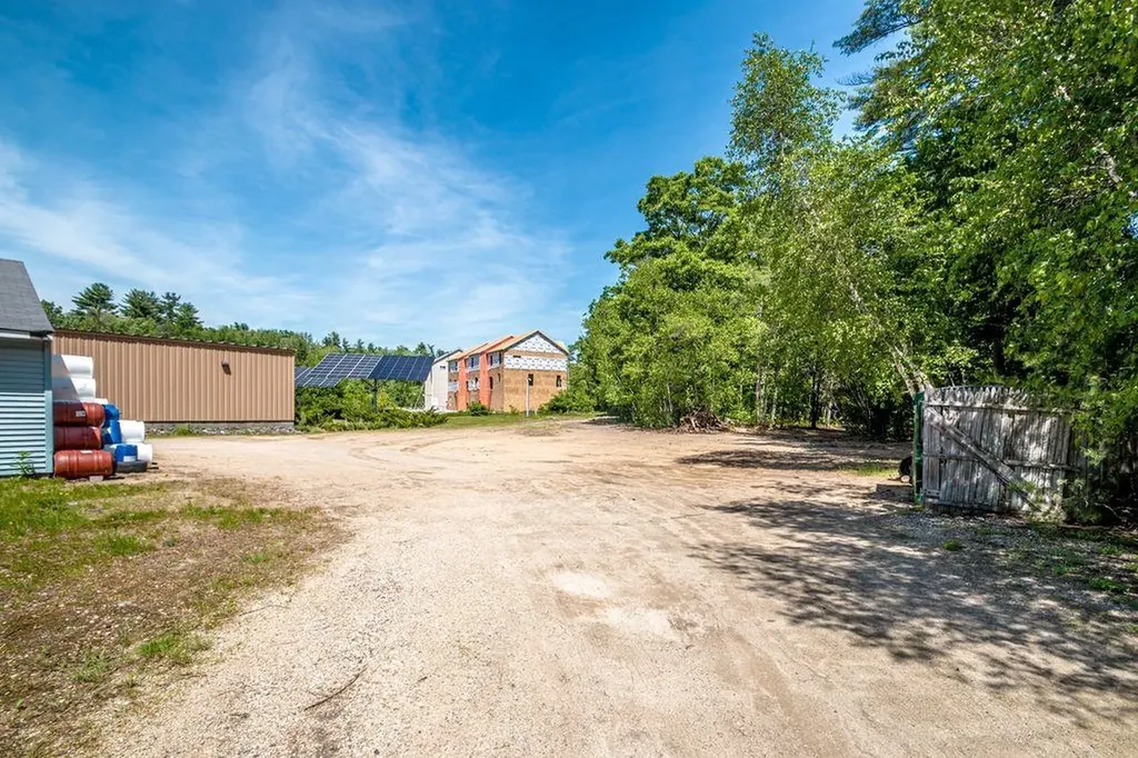 85 Milton Road Rochester NH 03867