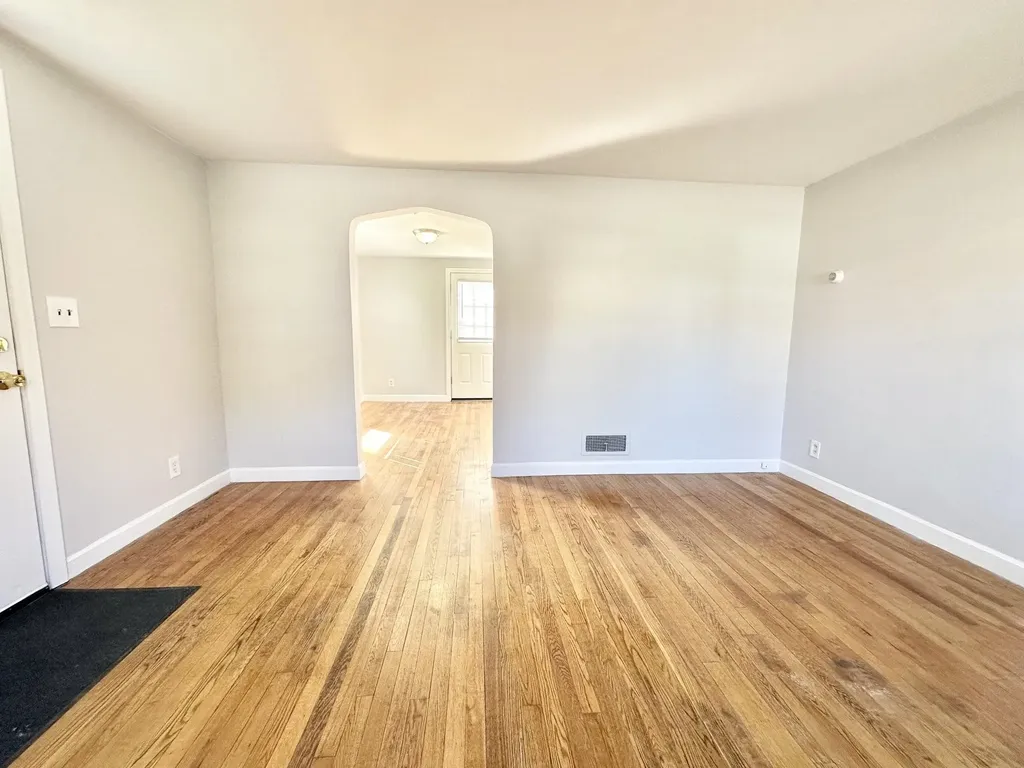 84 Mary Ann Road Manchester NH 03104