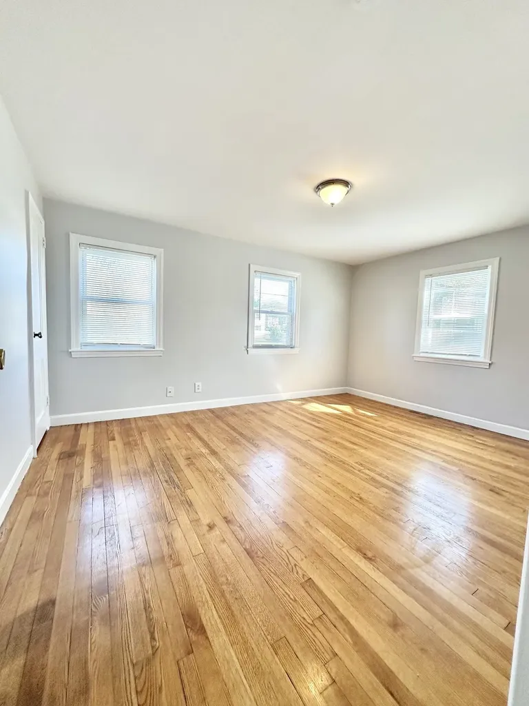 84 Mary Ann Road Manchester NH 03104