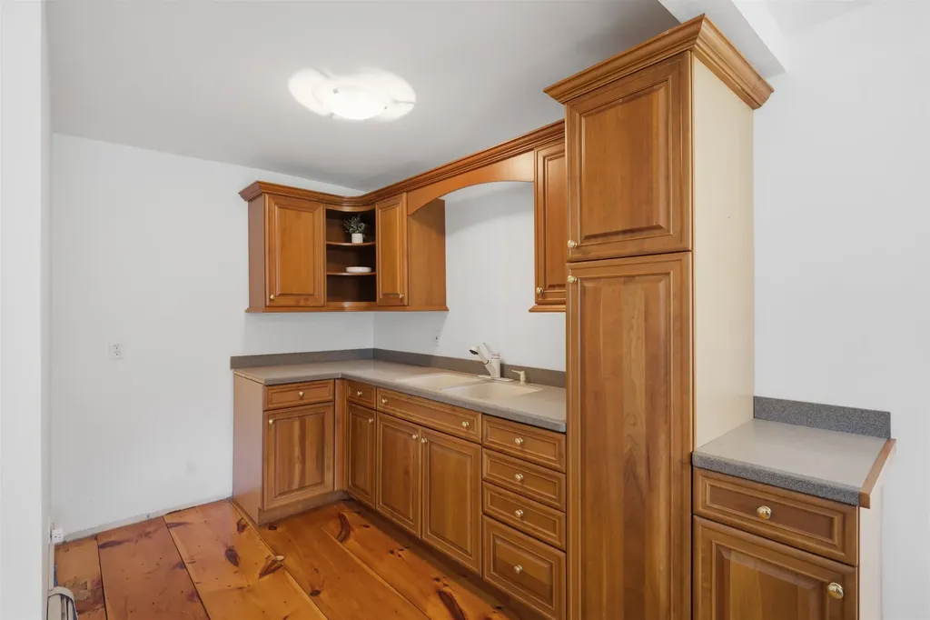 42 Blackberry Lane Jamaica VT 05343