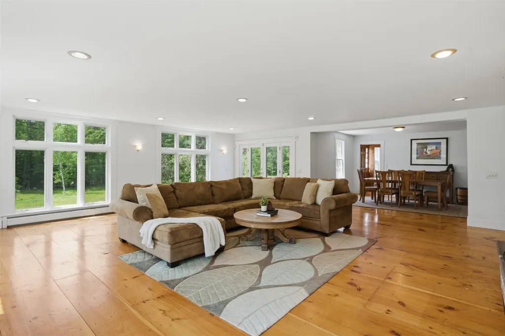 42 Blackberry Lane Jamaica VT 05343