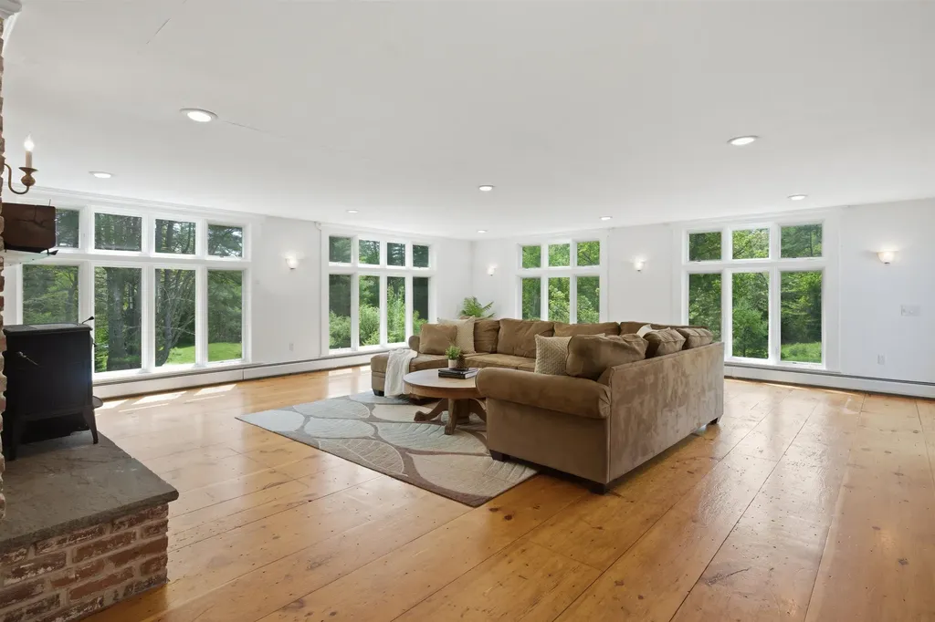 42 Blackberry Lane Jamaica VT 05343