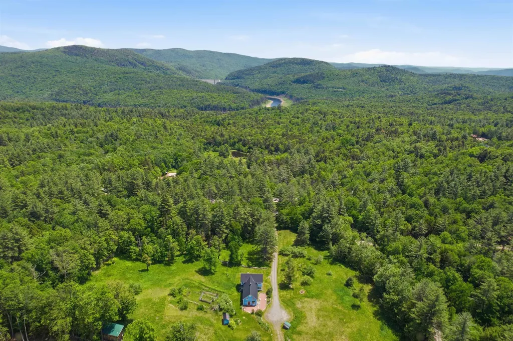 42 Blackberry Lane Jamaica VT 05343