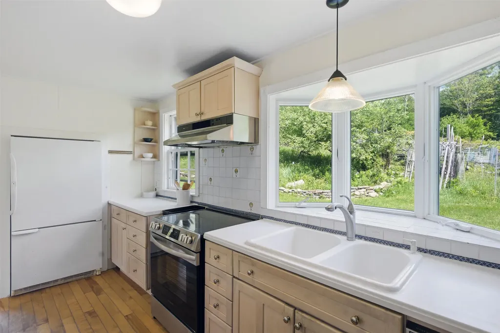 42 Blackberry Lane Jamaica VT 05343
